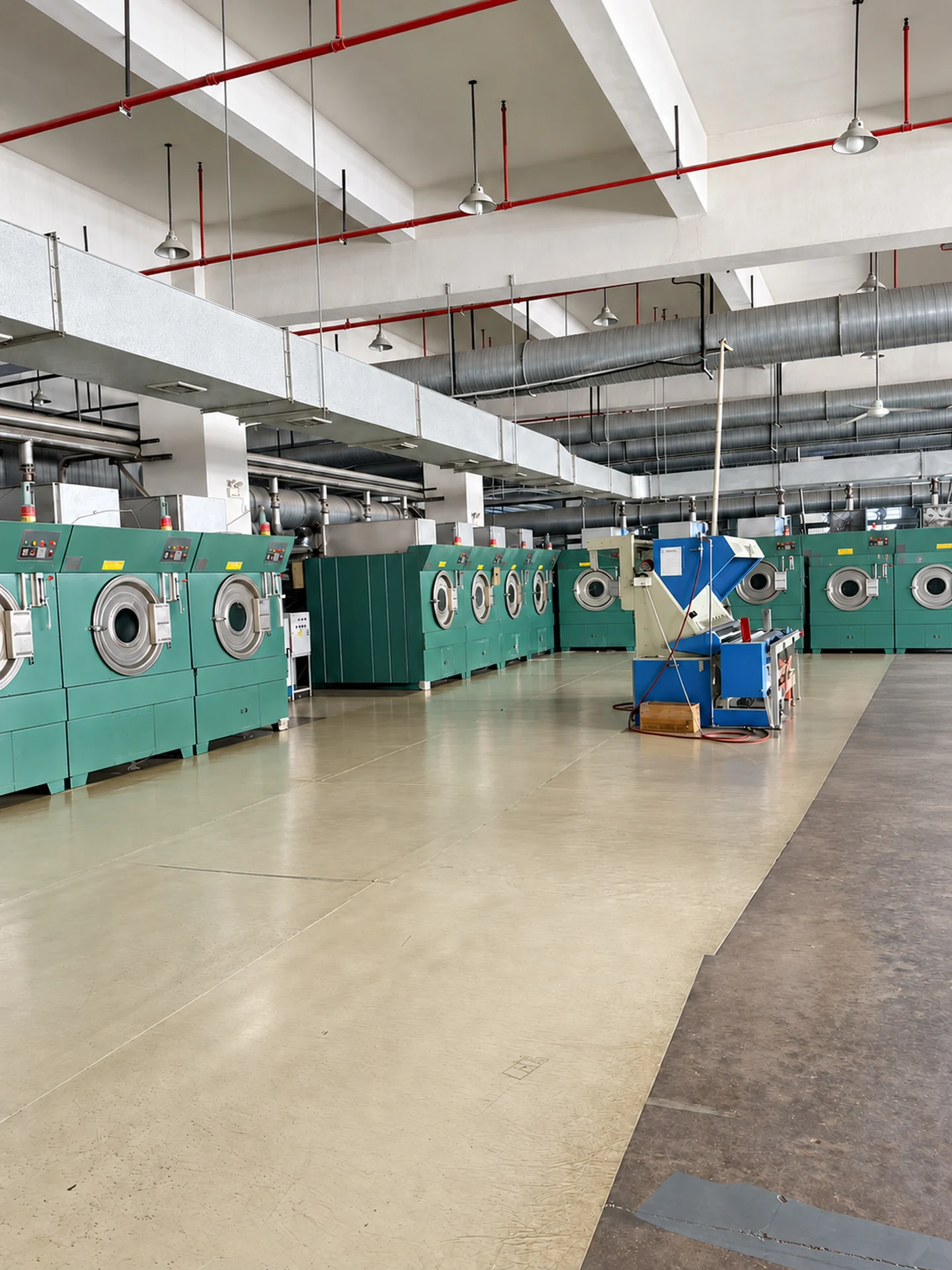 Minsheng factory / Workshop equipment
